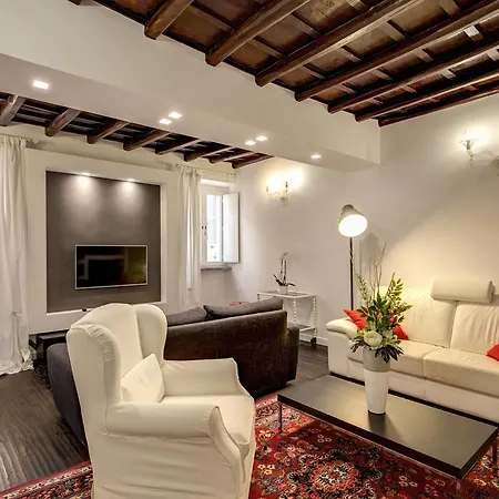 Campo De' Fiori Stylish White Apartment