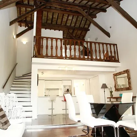 Vicolo Moroni Apartment
