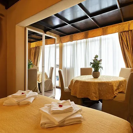 Canova Rooms In Spanish Steps