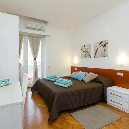 Roma Trastevere Relais Guest House