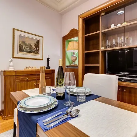 Pantheon Antique Suite
