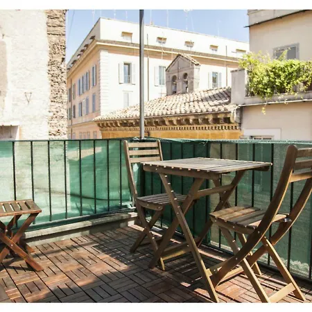 M9 Pantheon Attic 12 Apartamento