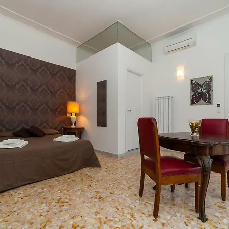 Domus Ovidio Apartment