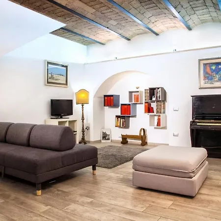 Orange Tree House Apartment