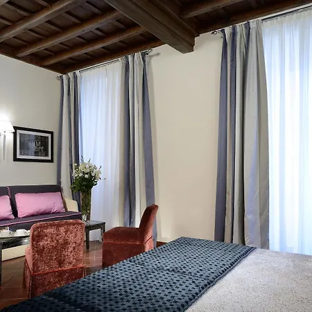 Frattina 122 Hotel