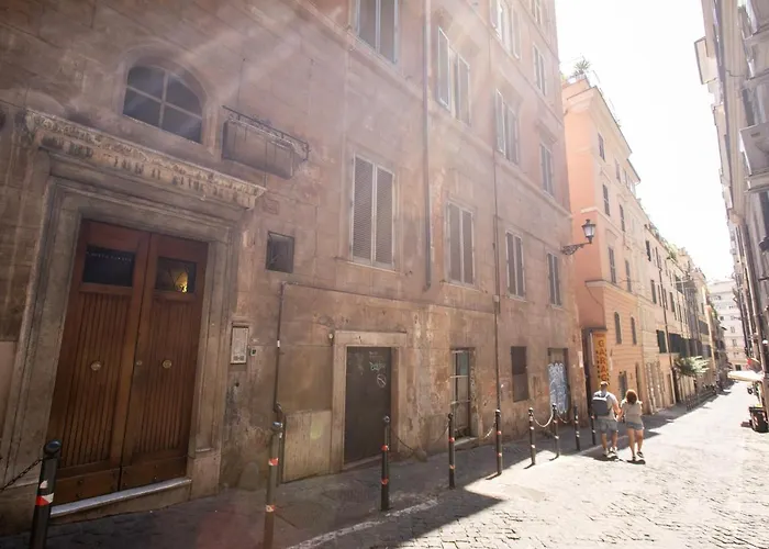 Holiday Apartment Bernini Near The Trevi Fountain - 4 Bedroom