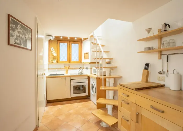 Guesthost - Quiet And Cozy Trastevere Hideaway