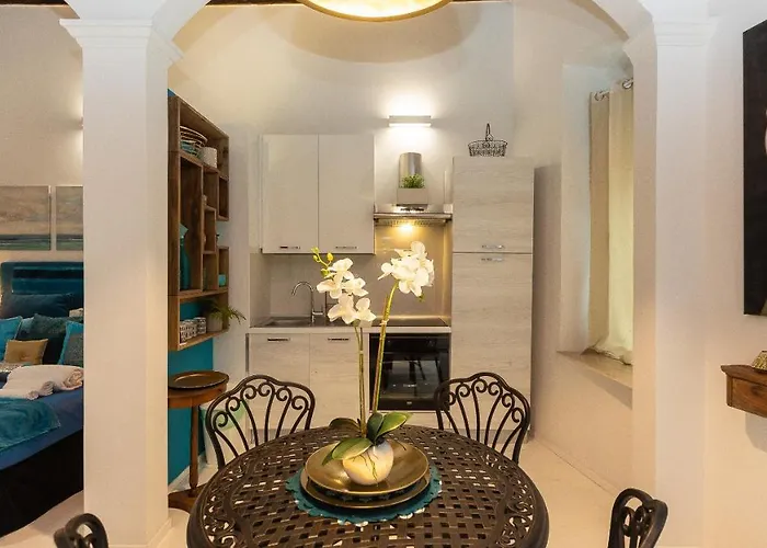 Giulia Apartment-Rental In Rome