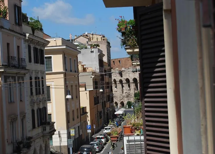 Nuances The Colosseum Apartment
