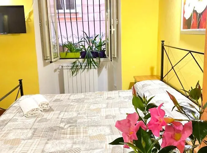 La Casa Verde Roma - Free Secure Parking If You Book 3 Nights