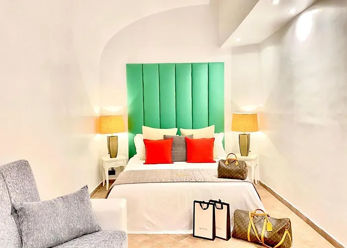 Dream Stay At The Trevi Fountain Apartments
