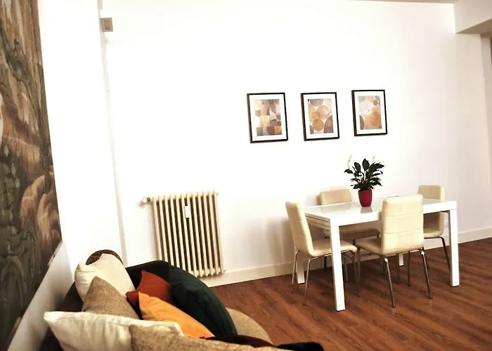 Casa Con Giardinetto Al Centro Di Roma