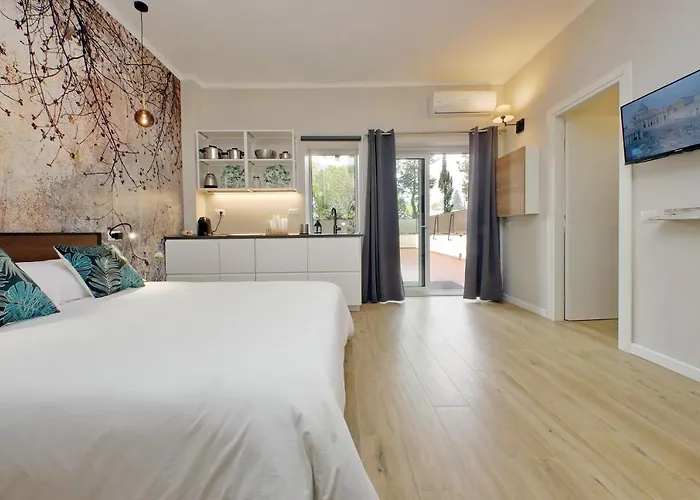 Aurelia Antica Terrace Apt Free Pool And Parking