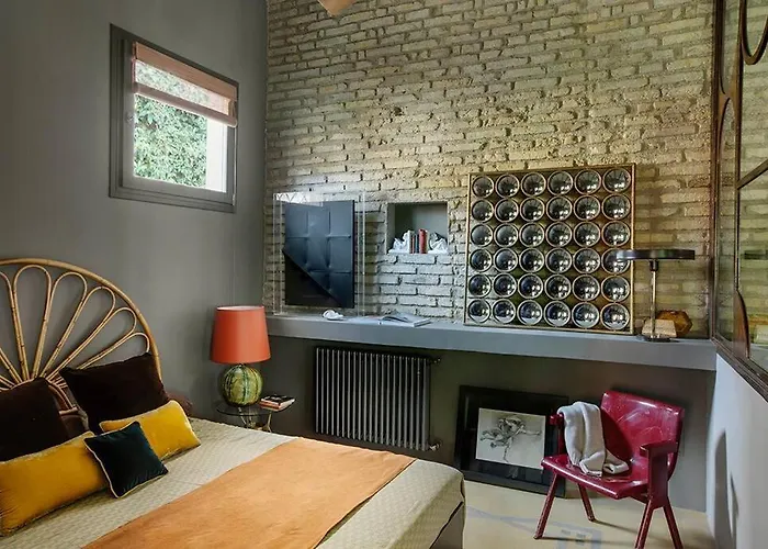 Exclusive, Elegant Apt @Monti