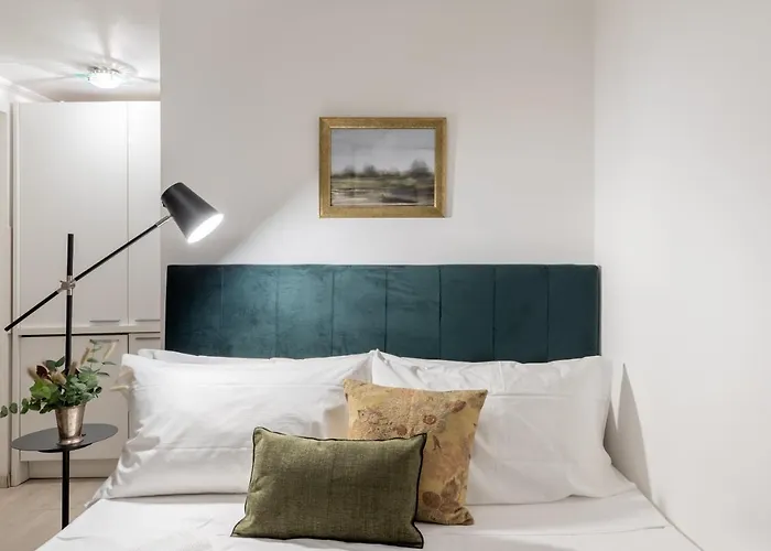 Guesthost - Basic Studio - 350 M Far From Fontana Di Trevi