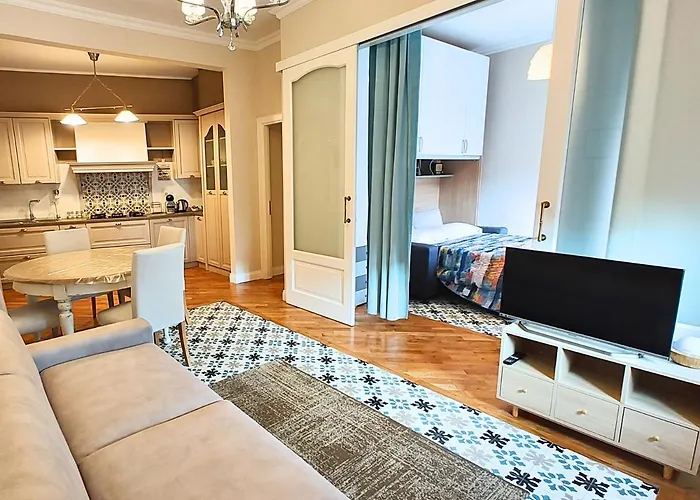 Luxury Apartment By Palazzo Senesi