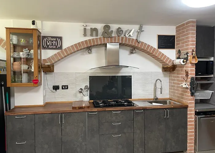 In&Out Apartment - Mostacciano, Eur