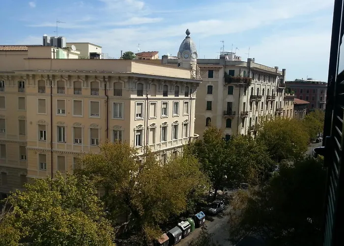 Domus Crescenzio - Guest House