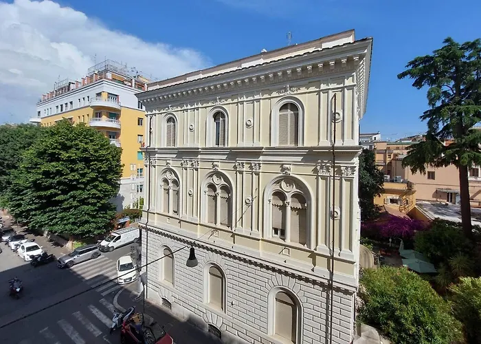Piccola Piazza Della Liberta