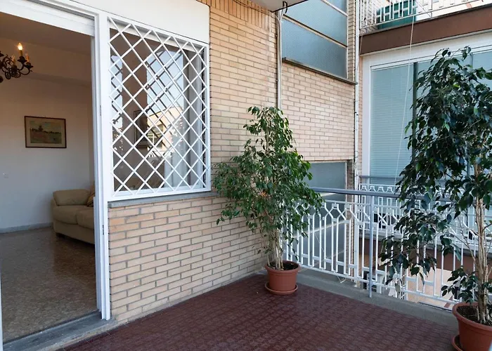 Aurelia Loris House
