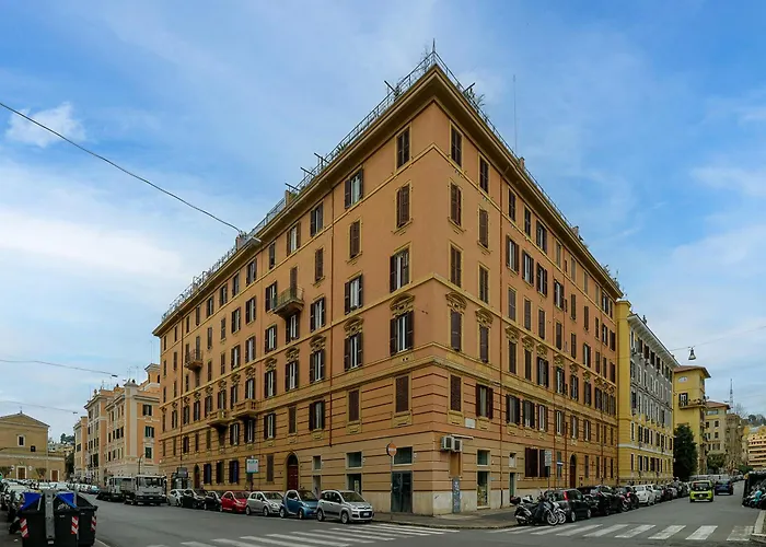Candia Cento Apartment Vatican Museums