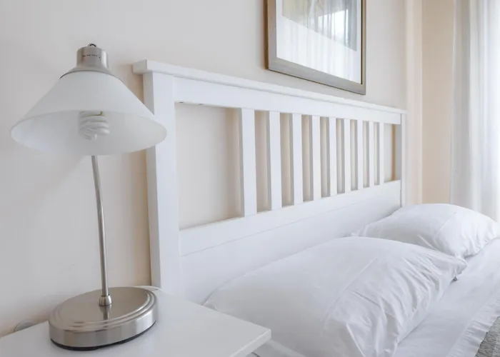 Room Elegant White - Rome