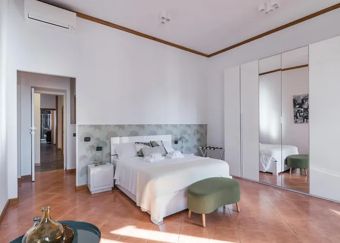 The Best Rent - Three-Bedroom Apartment Near Piazza Barberini