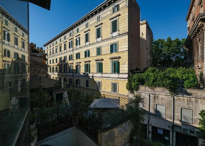Trastevere Characteristic Roman Home