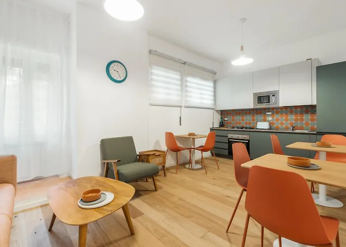 White Room Con Bagno Privato E Balcone