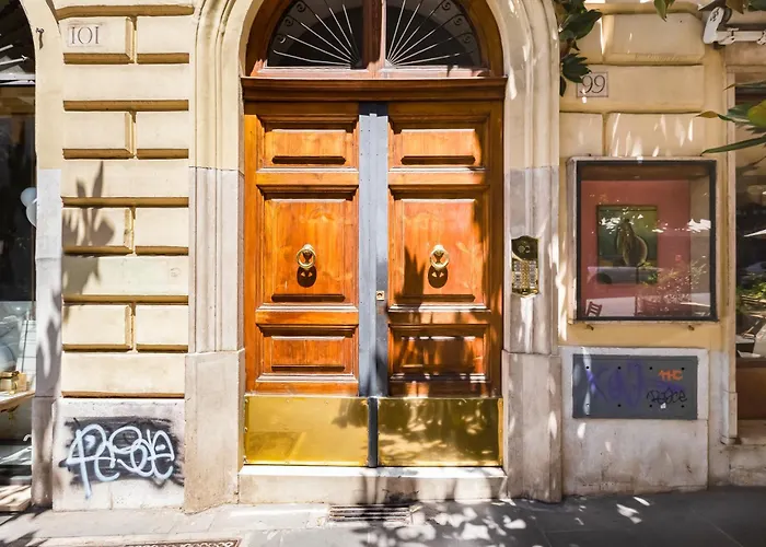Bdc Alpha & Omega In Monti District With 2Bath