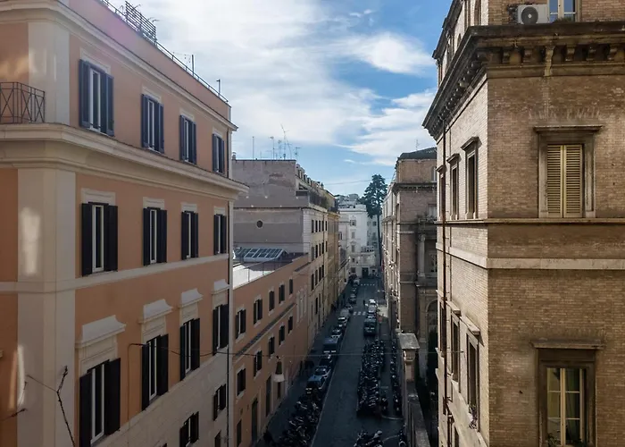 The Best Rent - Three-Bedroom Apartment Near Piazza Barberini