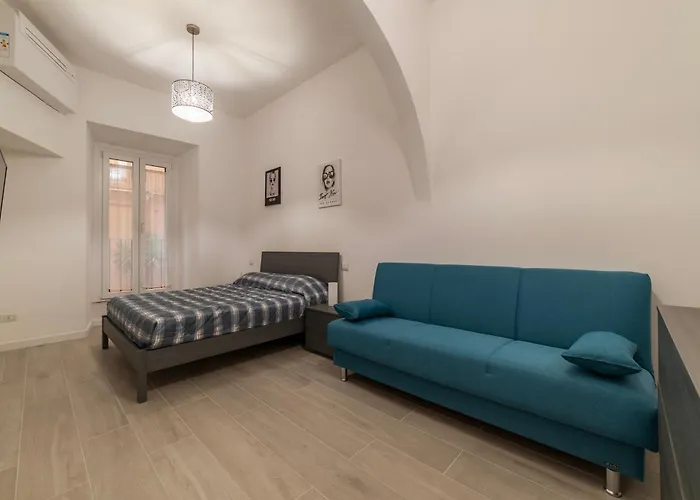 Guesthost - Terme Di Traiano Apartment - 10 Min Dal Colosseo