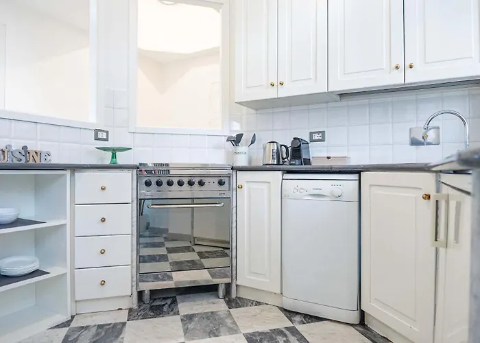 Easytopstay - Colonna Guest House