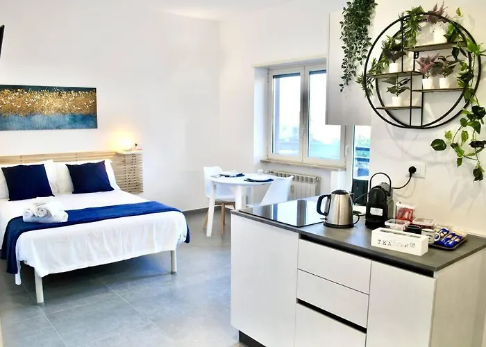White Mary House For Two People