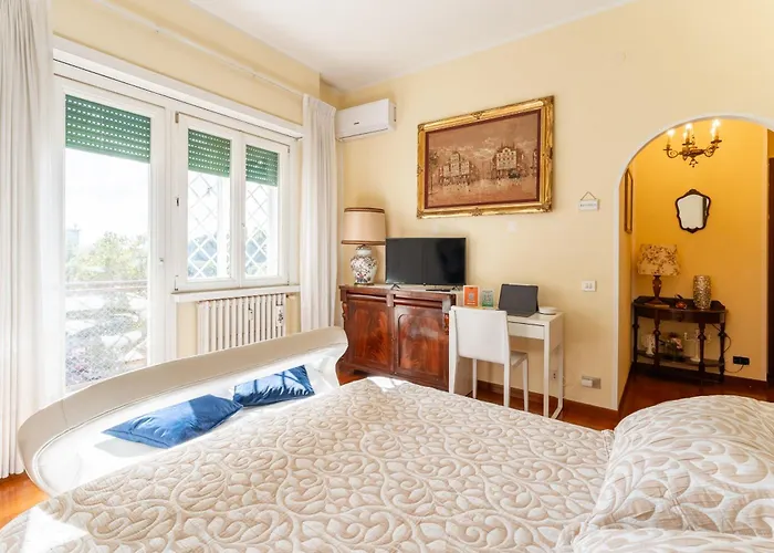 Penthouse Room Private Bath & Wi Fi Ac