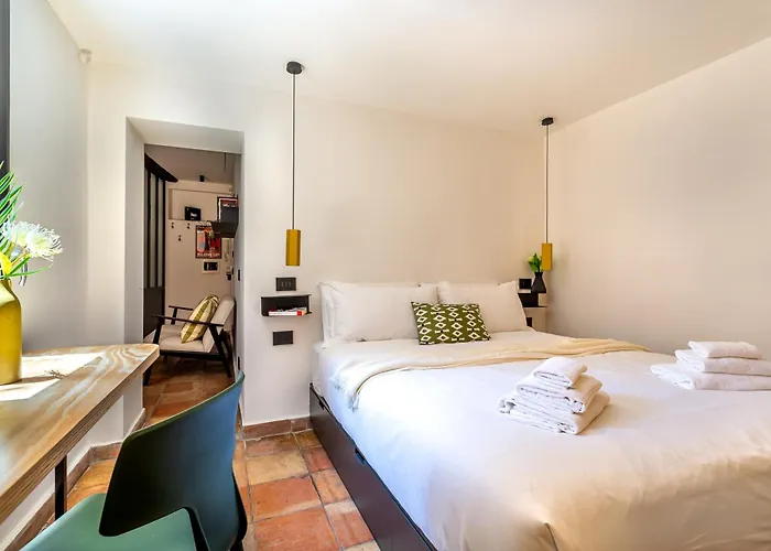 Iflat Campo De' Fiori Modern Apartment