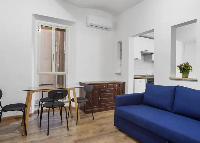 Cavour 172 - Monti Apartment Near Colosseum By Rhr