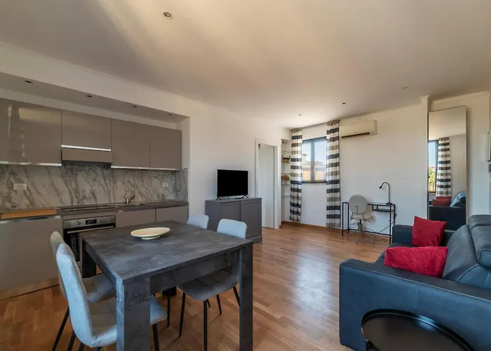 Guesthost - Mm San Giovanni Apartment