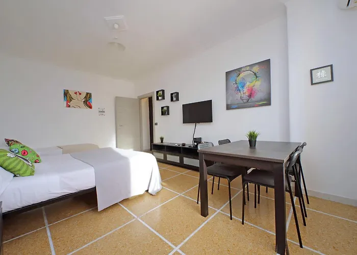 The Colours Rooms Guest House