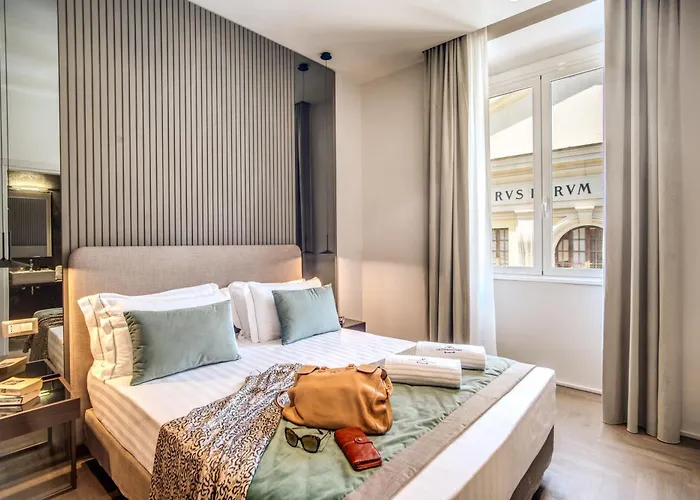 Hotel 77 Seventy-Seven Luxury Suites - Maison D'Art Collection