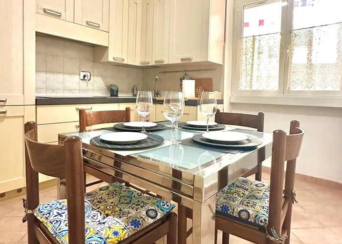 Metro A Family Apt - 2 Camere, Cucina E Salotto