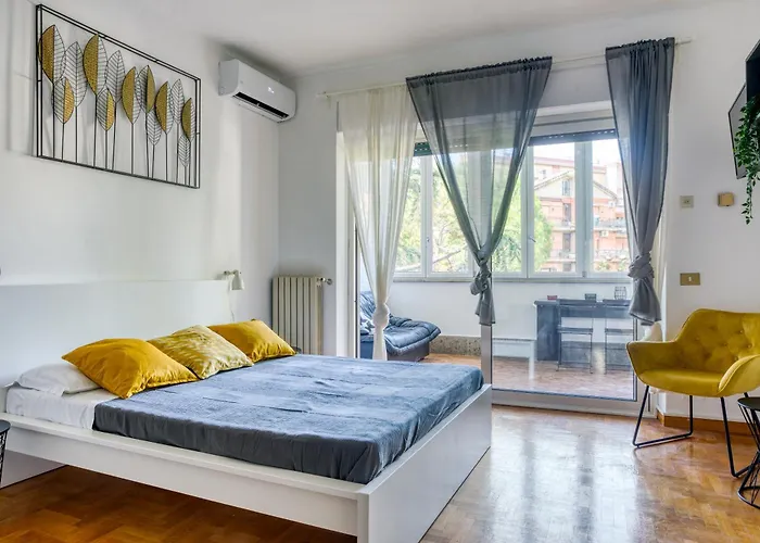 Bright Apartment Old