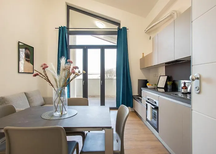 Urban Oasis With Terrace & Free Parking, Int11