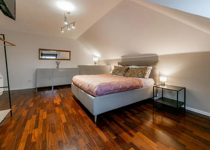 Elegant Penthouse - Metro Conca D'Oro & Terrace