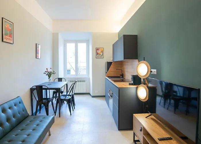 Easytopstay - Crescenzio Stylish Apartment