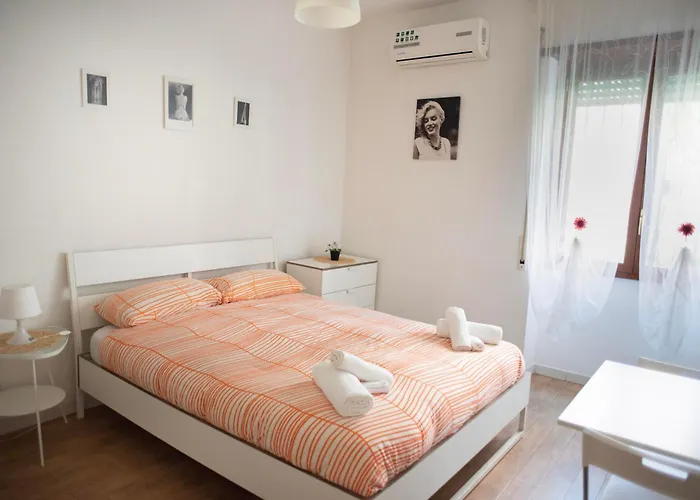 Cozy Piramide Rooms