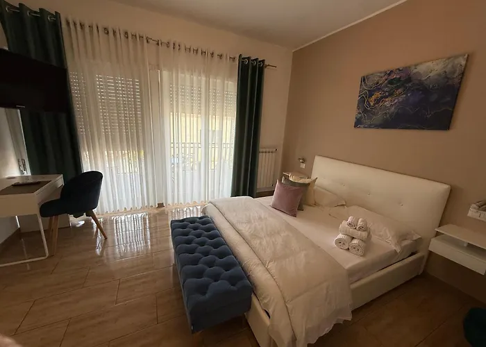 Juna'S Guest House
