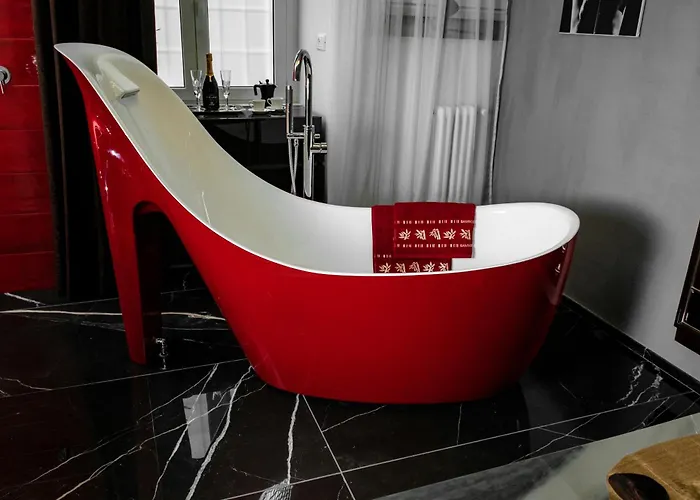 Suite Tacco 12 Luxury Romantic Suite 3 Min Metro