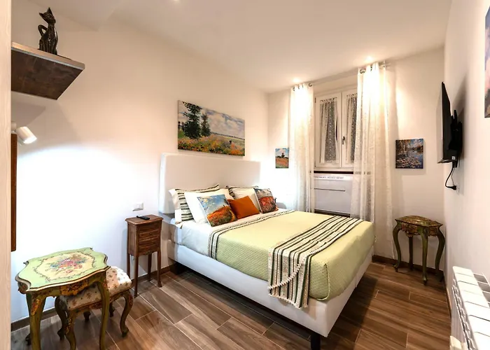 Bohemian Pigneto Rhome - 2 Bdr 2 Bath Family Friendly Comfort & Elegance - Colosseum At 4 Metro Stops - Secure & Vibrant Area, Pigneto Metro & Historic Car Free Island At 10 Min Walk - Easy Access To Termini, La Sapienza, Policlinico Umberto I