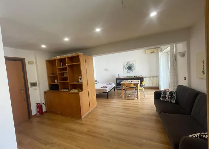 Bright And Cozy Studio Apartment Near Trastevere Station